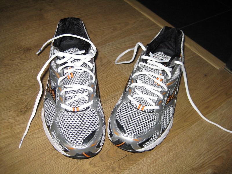 Running shoes Asics, size 39